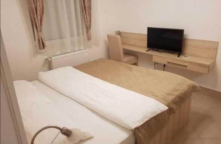 Royalwings Apartman Jagodina Buitenkant foto