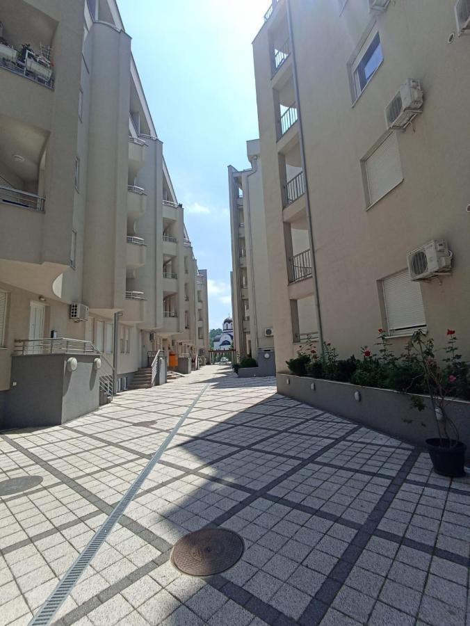 Royalwings Apartman Jagodina Buitenkant foto
