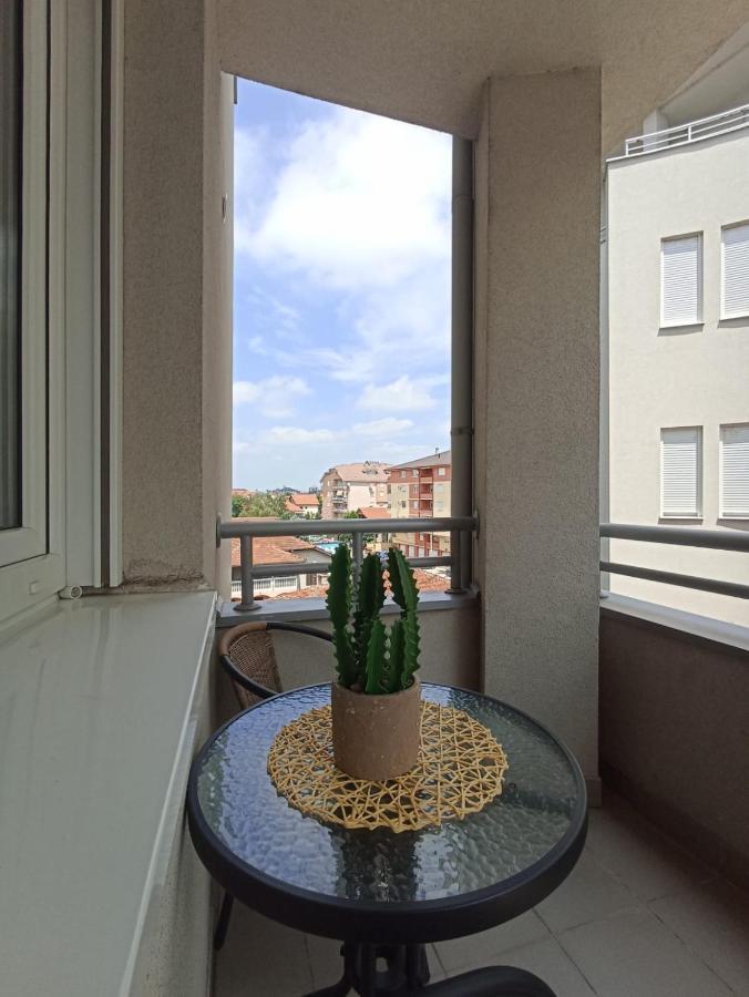Royalwings Apartman Jagodina Buitenkant foto